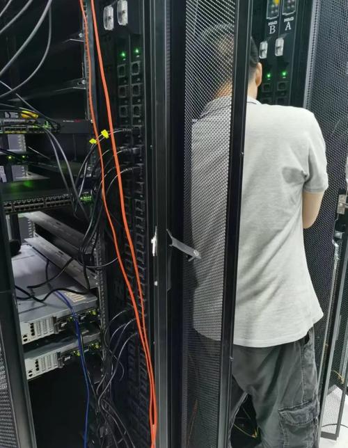 网络工程师的一天 连接世界的幕后守护者